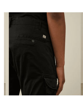 Pantalon C.P Company Stretch Sateen Ergonomic Lens Cargo 16CMPA056A005694G999 Black dos